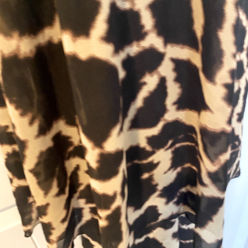 Animal 🦒 print medi high low dress new never wore